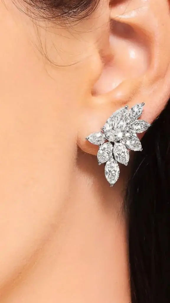 by Sandra Ferreira on jóias noiva | Real diamond earrings, Unique