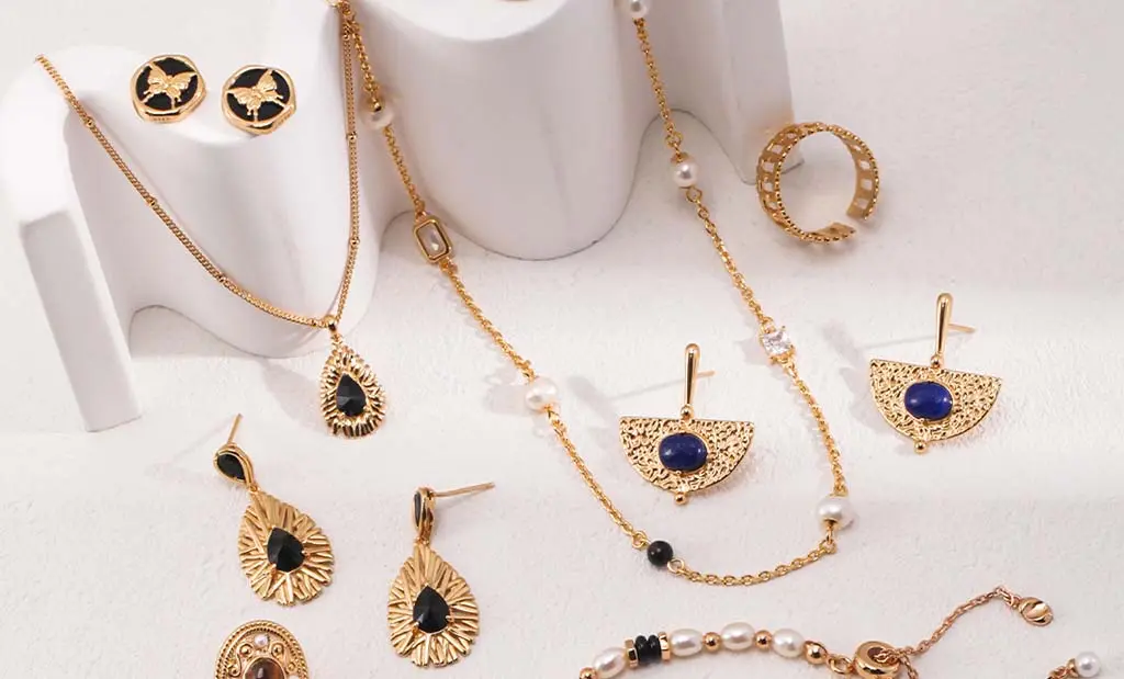 Minimalist Silver Jewelry for the Modern Professional Woman